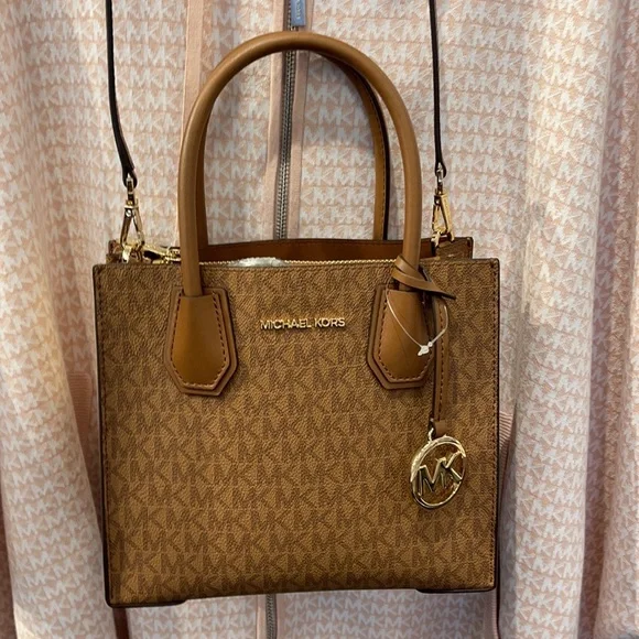 Michael Kors Mercer Medium Pebbled Leather Crossbody Bag - Picture 15 of 16